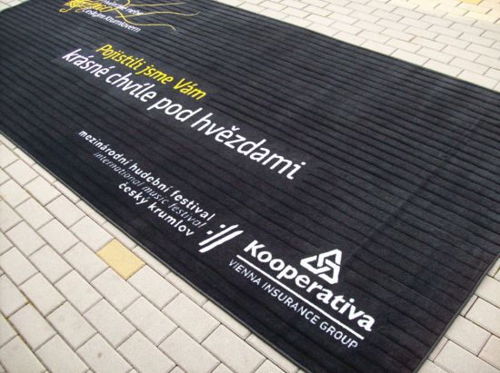 Logo v koberci - 