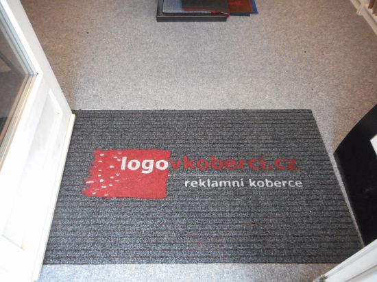 Logo v koberci - 