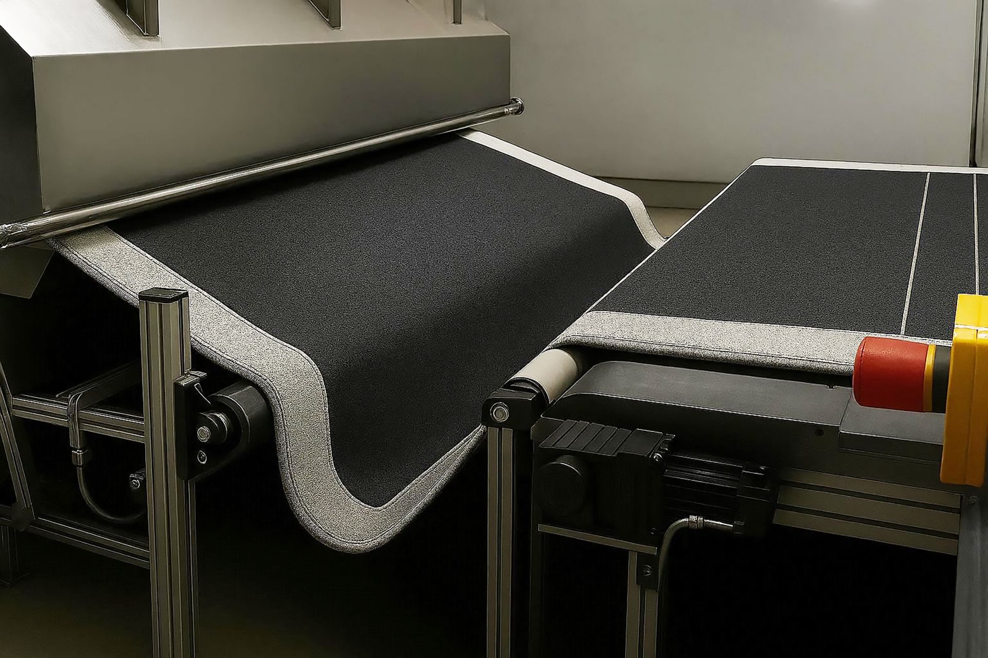 Logo v koberci - Stroj na vyšívání koberců